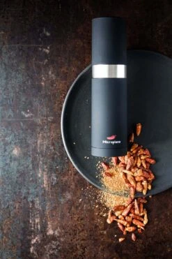 Microplane Chilimolen Met Peper Staal Zwart -Beste Keukenproducten Winkel gourmet chili set 36178 chili mill 1