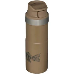 Stanley The Trigger-Action Travel Mug 470 Ml Tan Peter Perch -Beste Keukenproducten Winkel stanley classic trigger action travel mug 0.47l tan peter perch2 1000x1000h 1